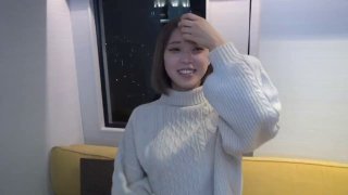被精液灌溉的极品妞，全程露脸颜值高身材好性感大奶子，激情4P，被三个大哥玩弄揉着奶草着逼舔鸡巴，射脸逼